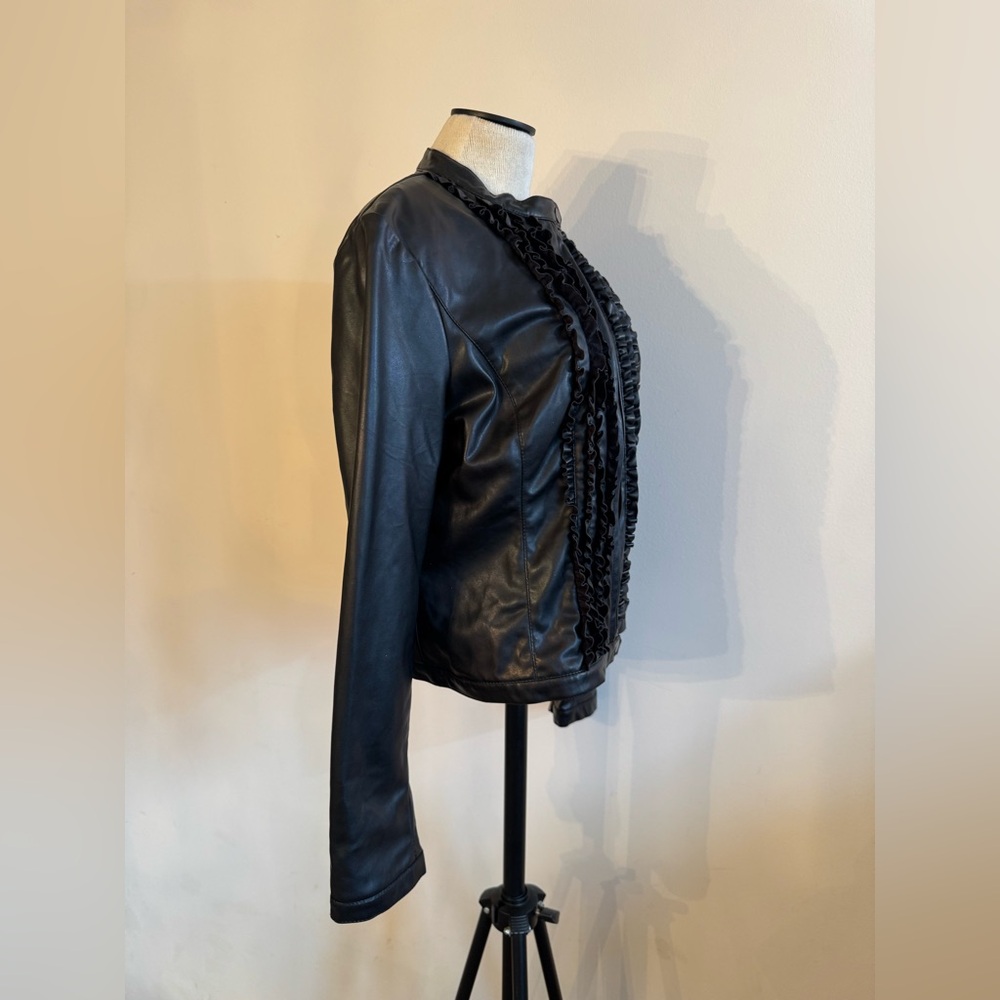 NEW YORK & COMPANY Black Faux Leather Moto Biker Jacket Coat Ruffle Large NWOT - Picture 2 of 4